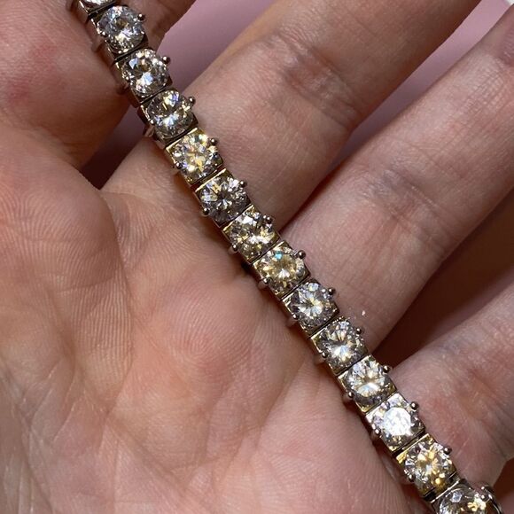 💛 18k White Gold Plated 925 CZ Tennis Bracelet - Picture 9 of 12
